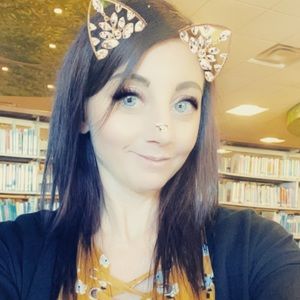 Meet your Posher, Alexis